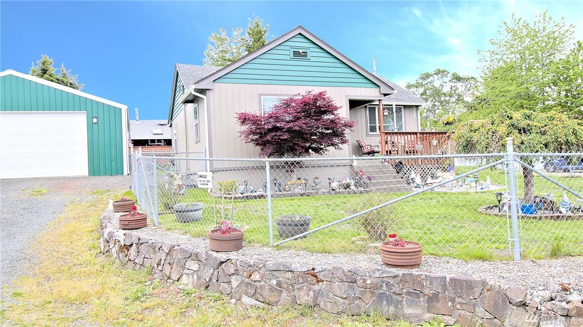Property Photo: 219 Arcadia Ave WA 98584