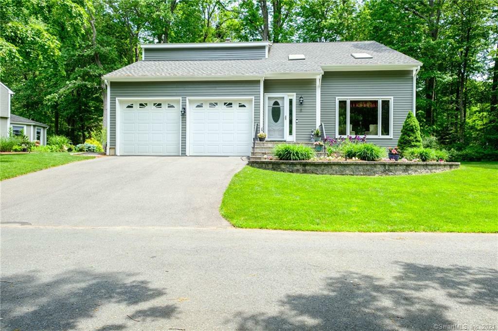 Property Photo:  8 Green Woods Lane  CT 06085 