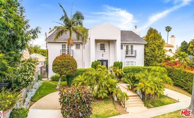 Property Photo: 924 Wellesley Ave CA 90049