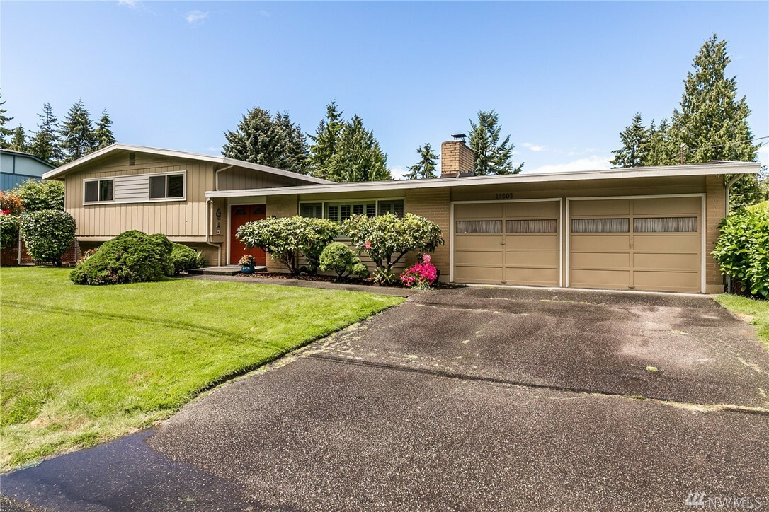 Property Photo:  14603 20th Ave SW  WA 98166 