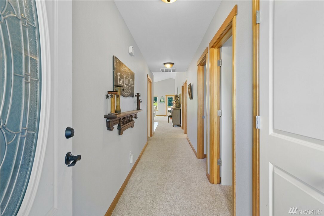 Property Photo:  710 SE Crescent Dr  WA 98584 