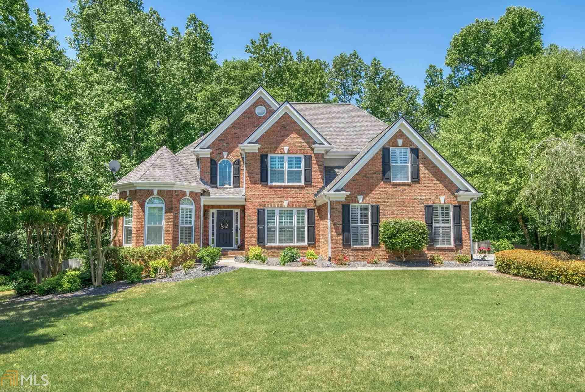 Property Photo: 1213 Blue Springs Dr GA 30052