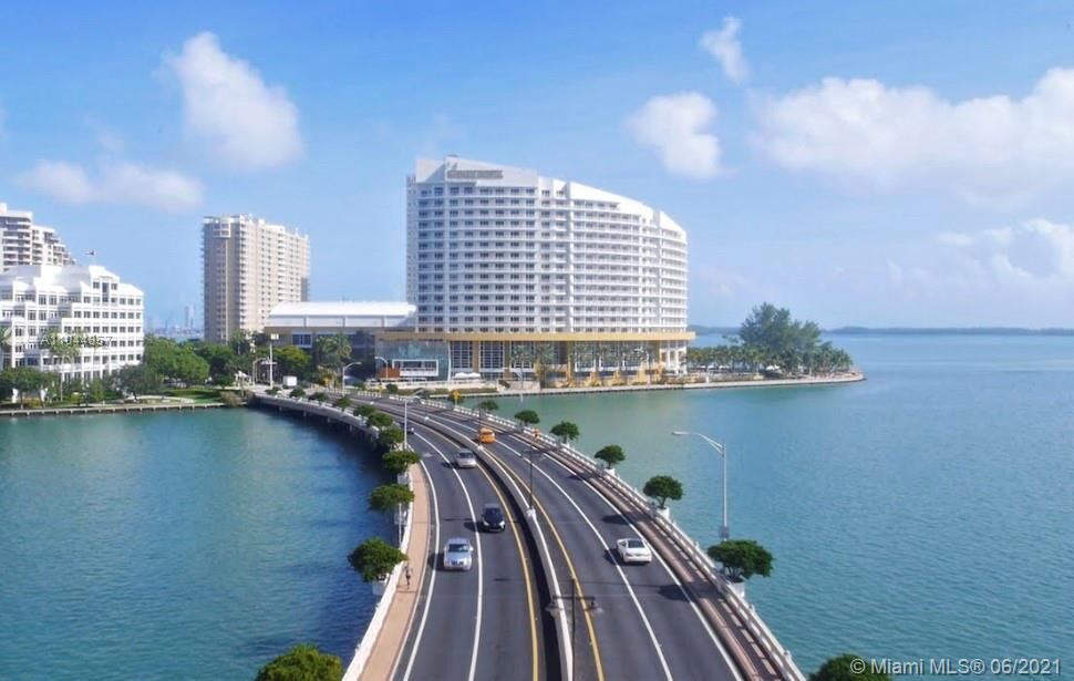 Property Photo:  888 Brickell Key Dr 800  FL 33131 