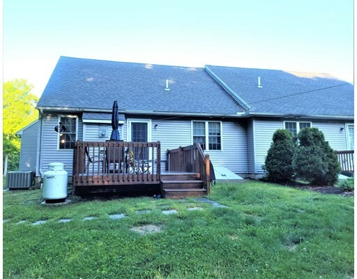 Property Photo:  2 Candlewood Dr 2  MA 01562 