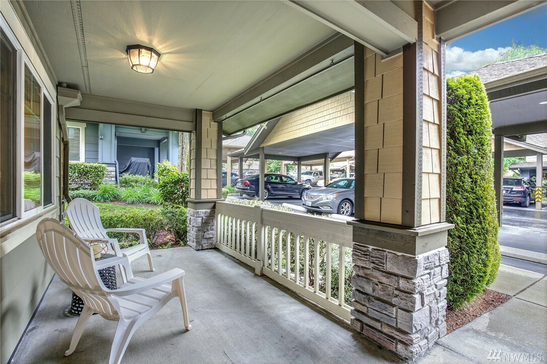 Property Photo: 11310 124th Ave NE 102 WA 98033