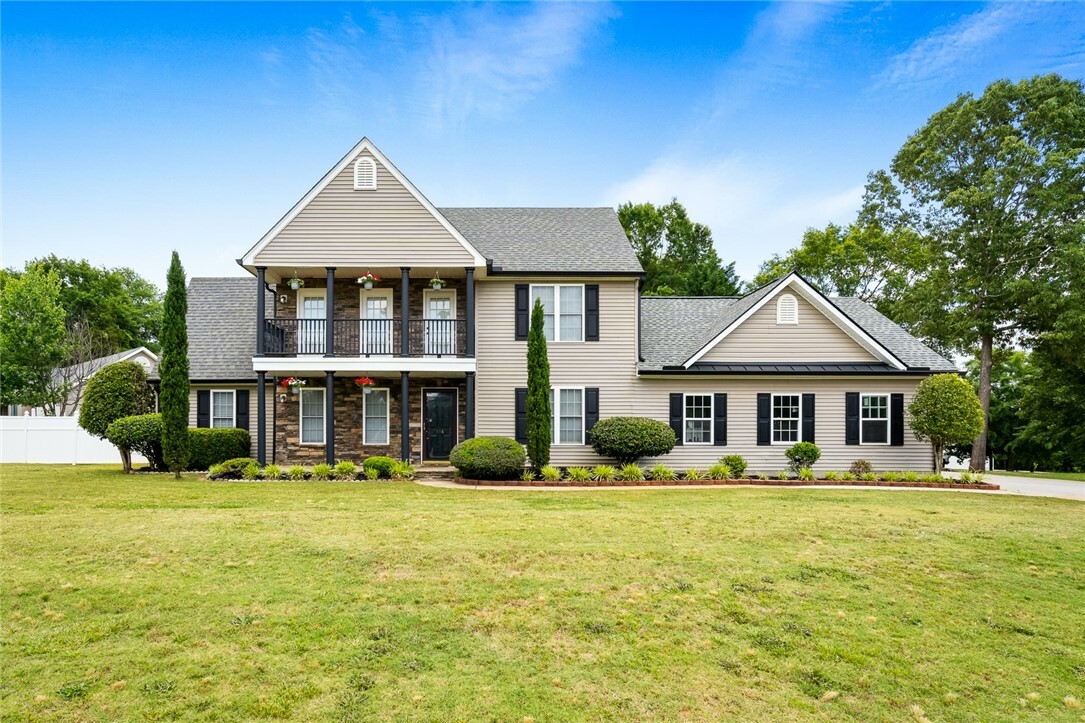 Property Photo: 114 Jasmine Lane SC 29670
