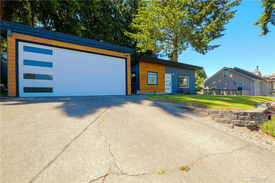 Property Photo: 3509 N Meadow WA 98056