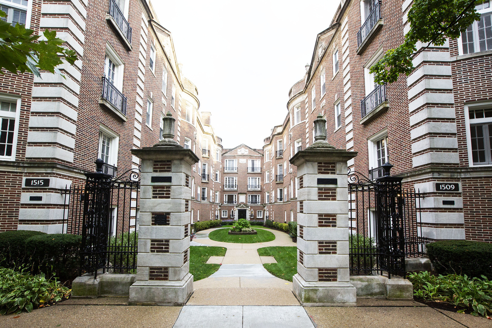 Property Photo: 1515 Hinman Avenue 3W IL 60201