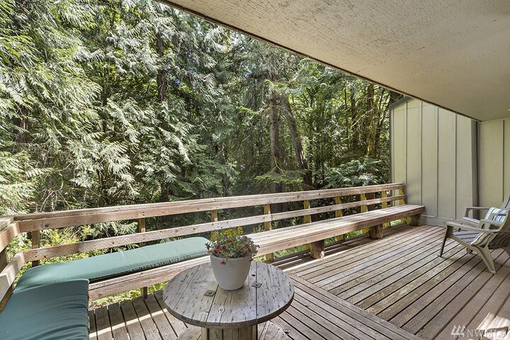 Property Photo: 747 E Promontory Rd WA 98584