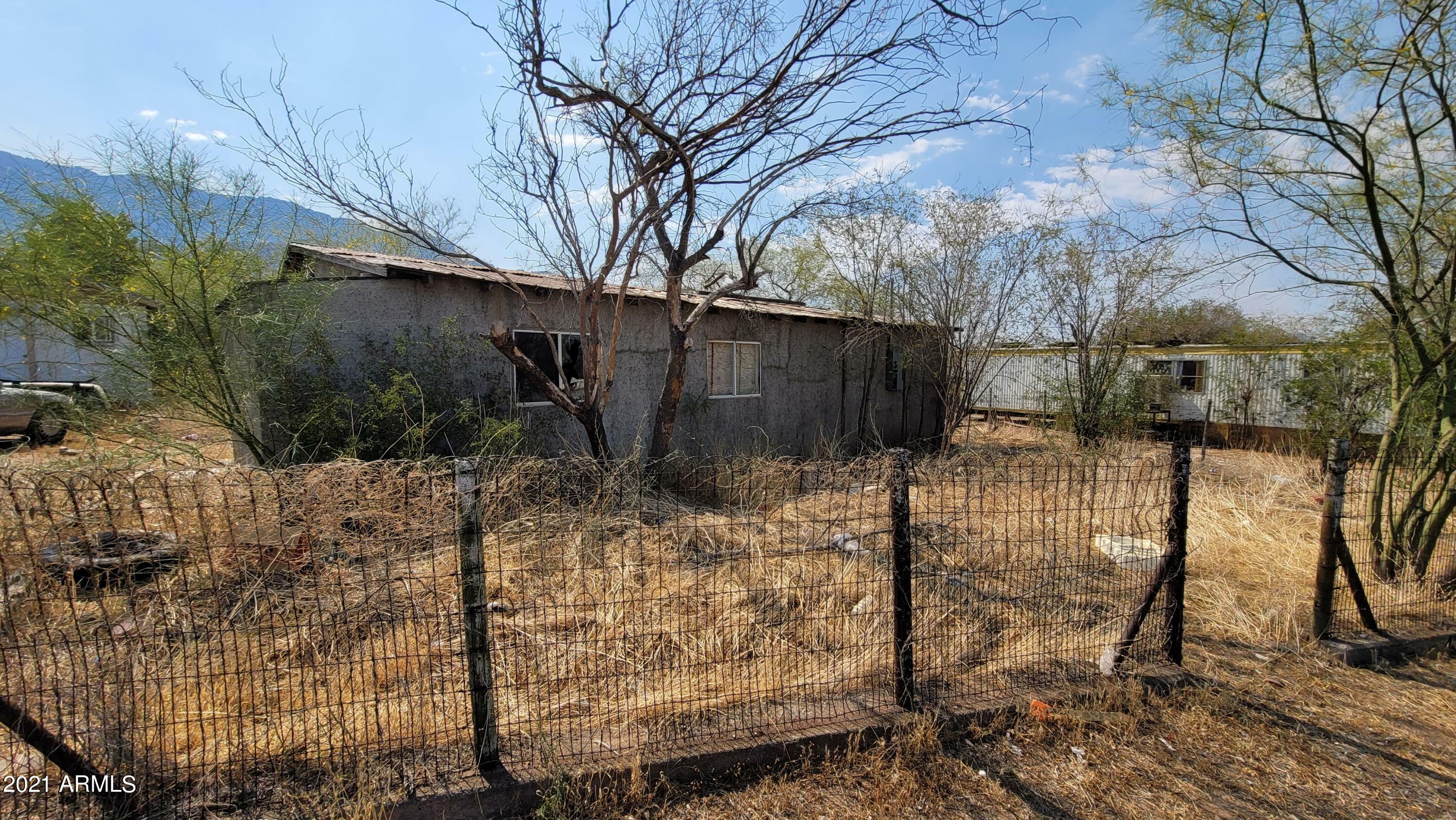 Property Photo:  96 N Pinal Avenue  AZ 85173 