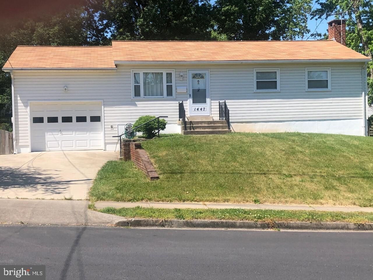 Property Photo:  1447 Maryland Avenue  VA 22191 