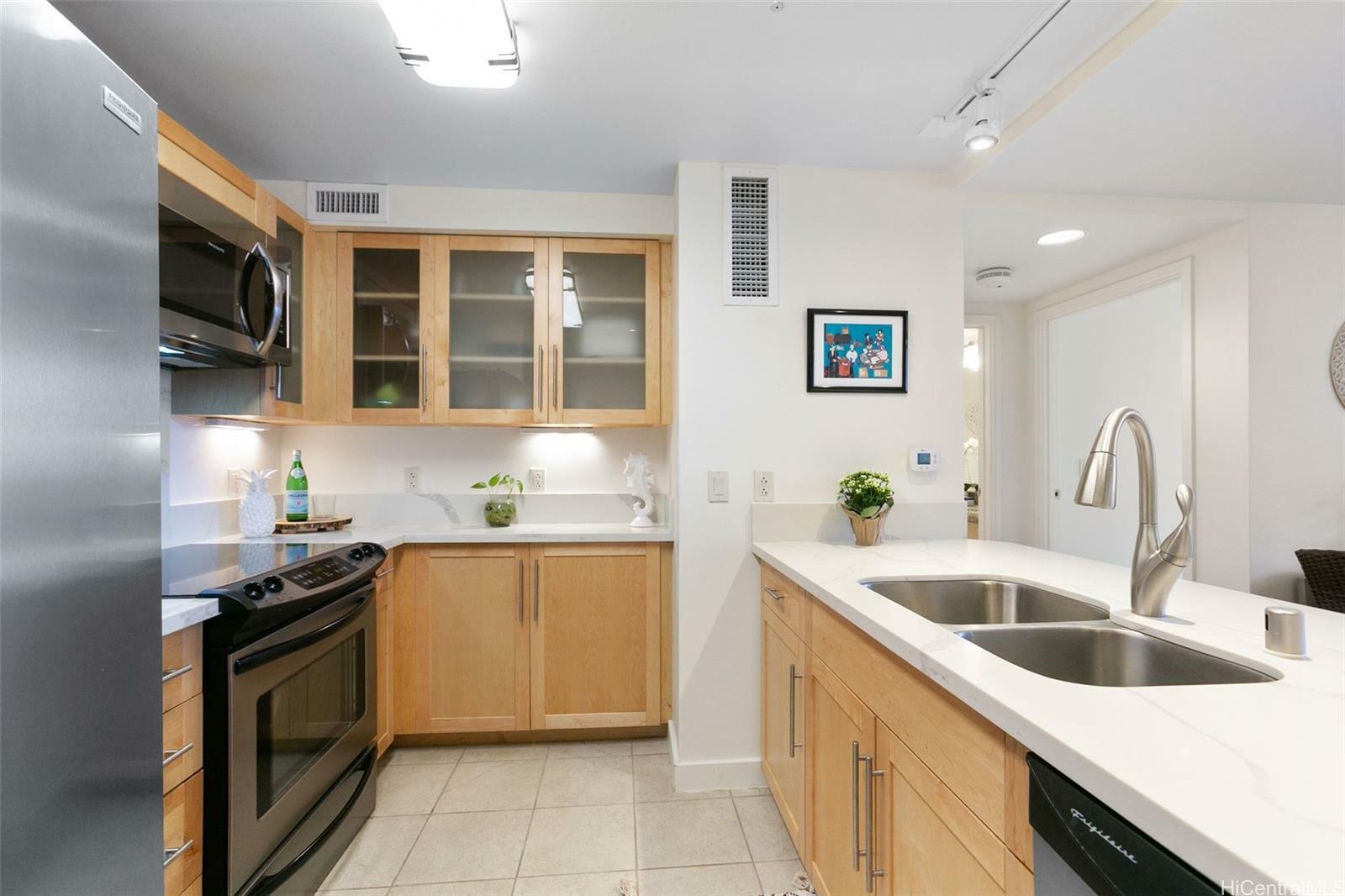 Property Photo:  600 Queen Street 1006  HI 96813 