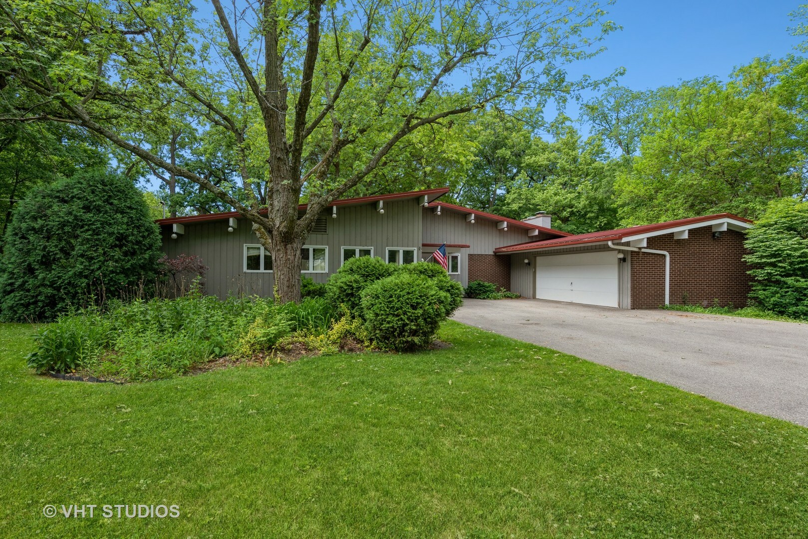 Property Photo: 5200 Grove Road IL 60067