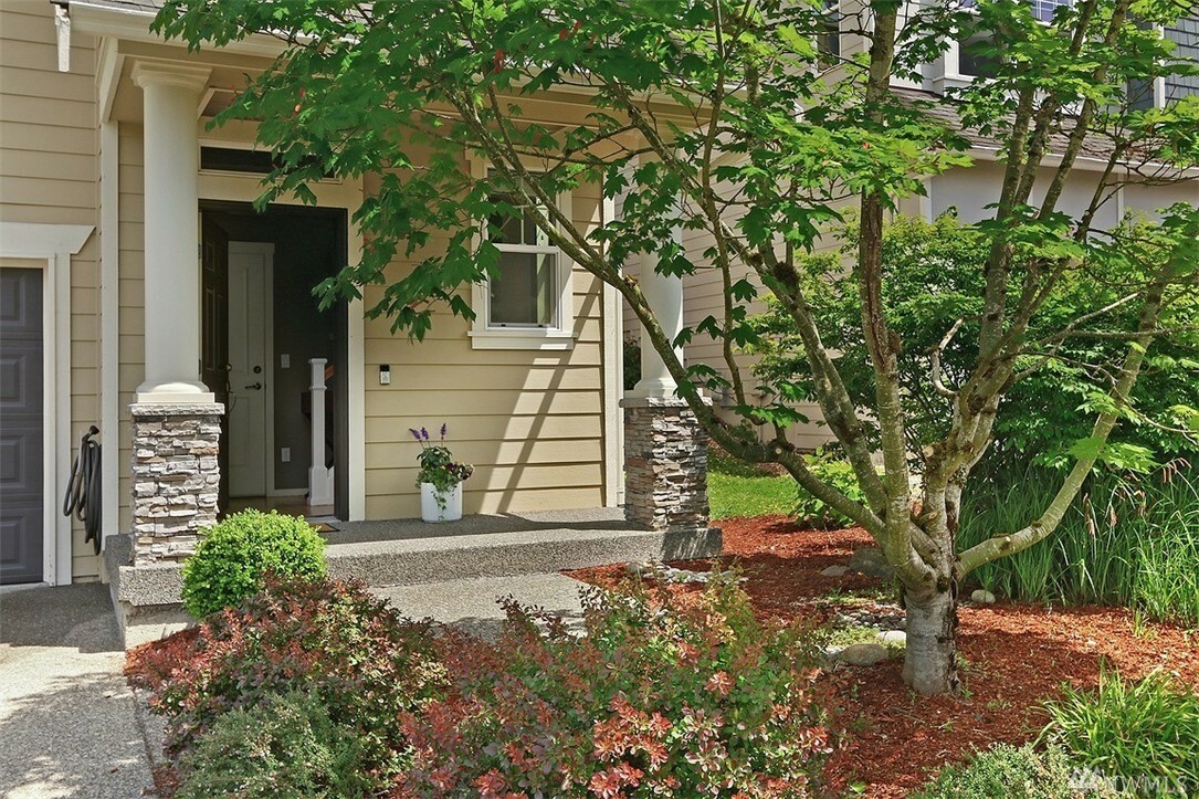 Property Photo:  20927 13th Place W  WA 98036 