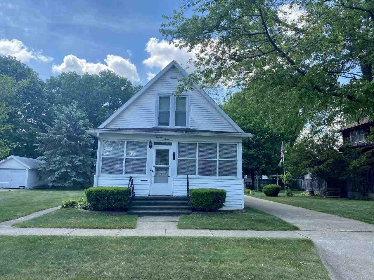 Property Photo: 1130 Jackson St WI 53511