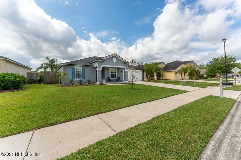 Property Photo:  2069 Creekmont Drive  FL 32068 