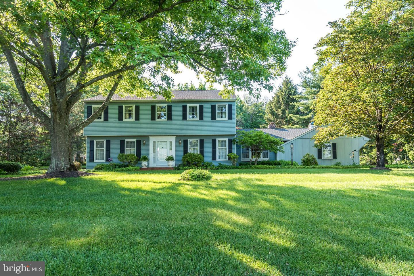 Property Photo:  19 Brookdale Drive  PA 18901 