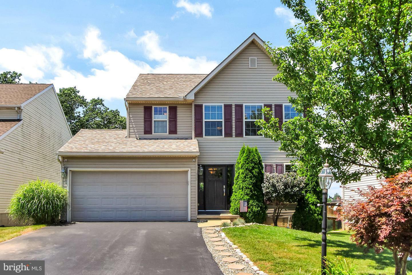 Property Photo:  435 Thomas Armor Drive  PA 17366 