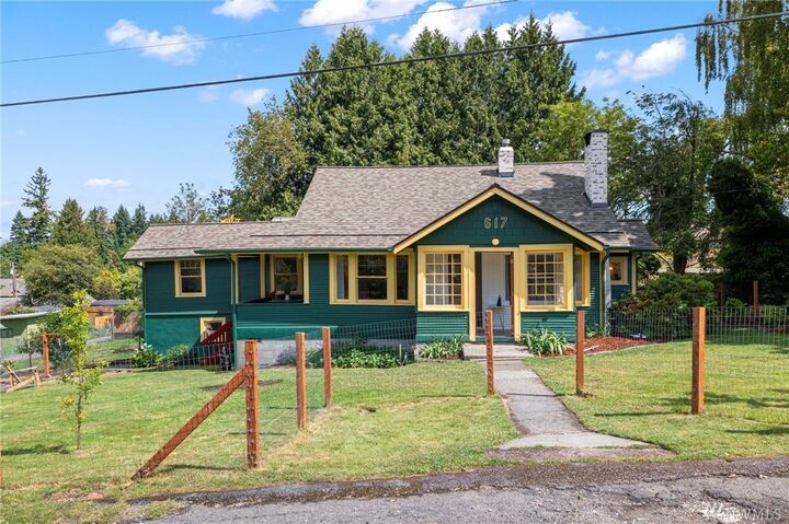 Property Photo:  617 Melcher St  WA 98366 