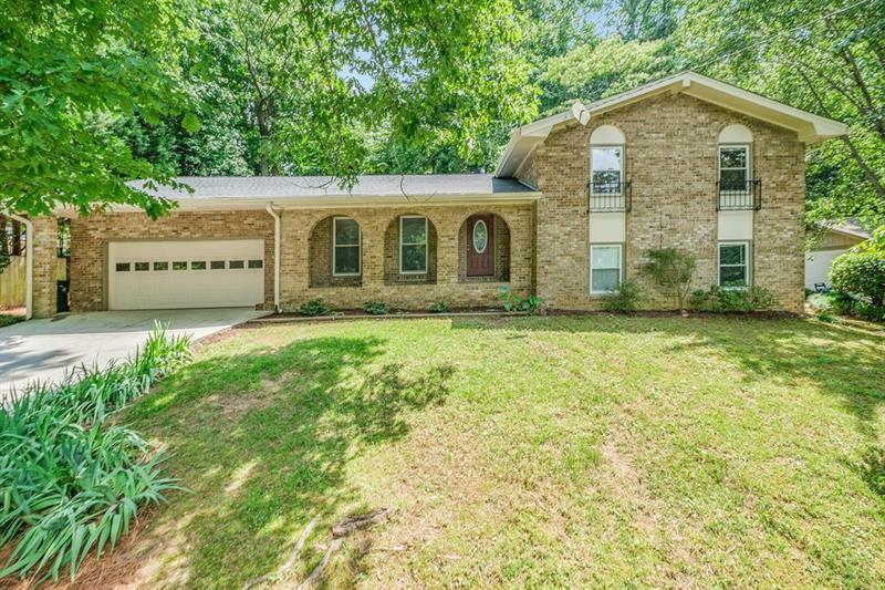 Property Photo: 2587 W Fontainebleau Court GA 30360