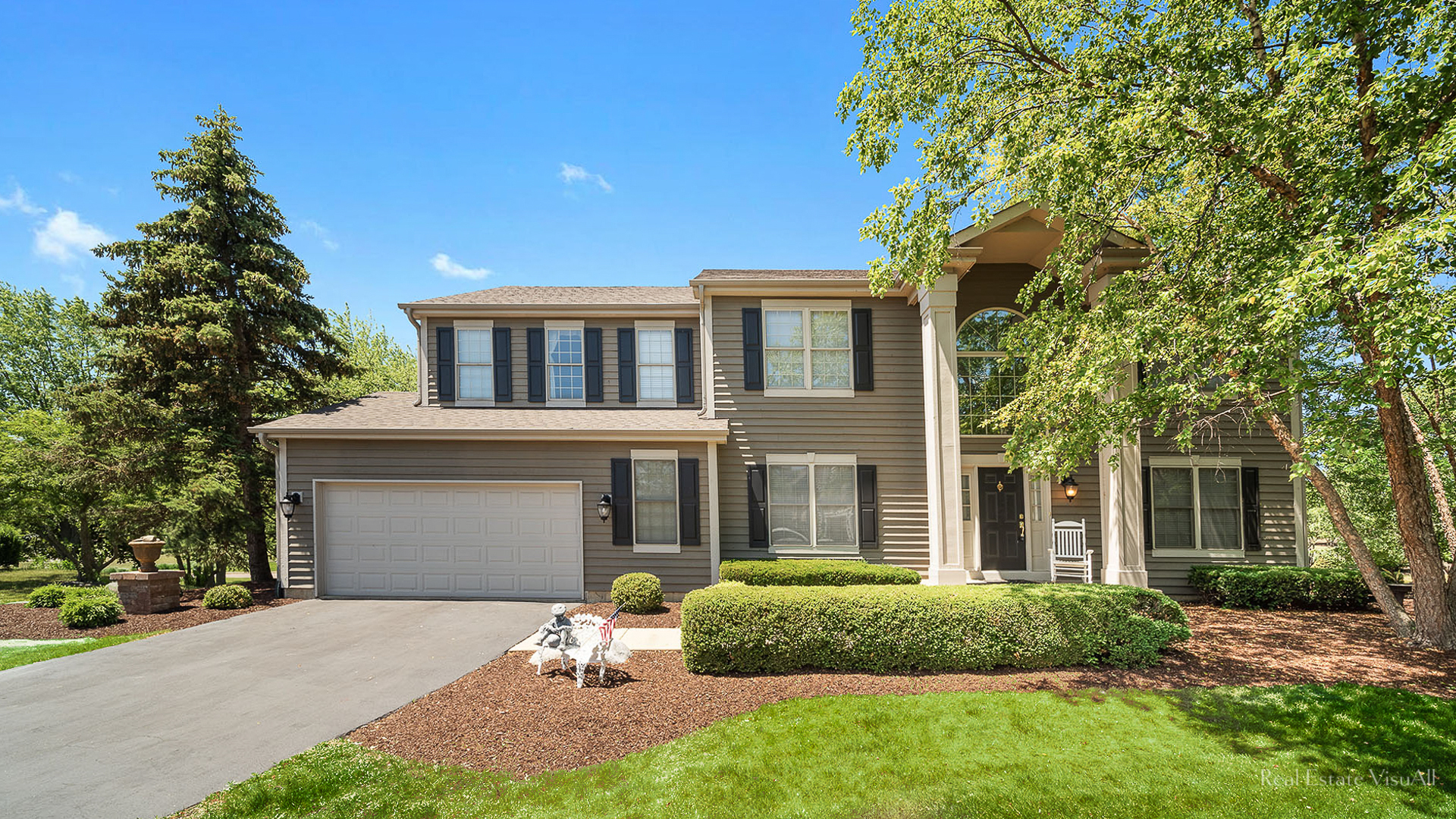 Property Photo: 611 Long Cove Drive IL 60156