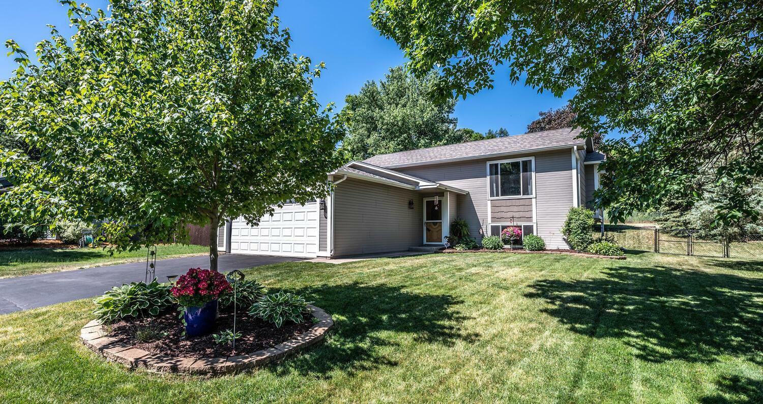 Property Photo: 14604 Westcliffe Drive MN 55306