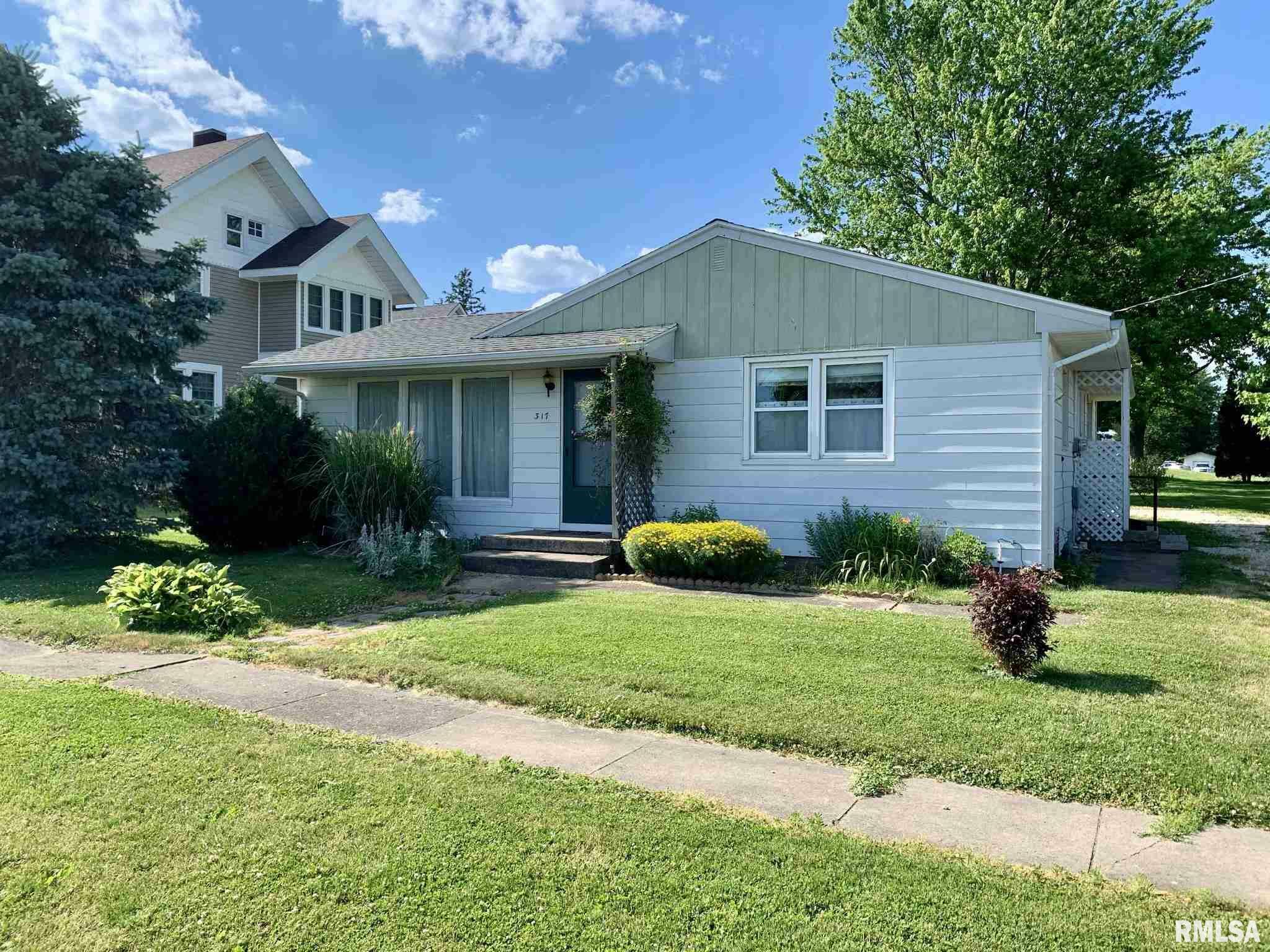 Property Photo:  317 E Dayton  IL 61467 