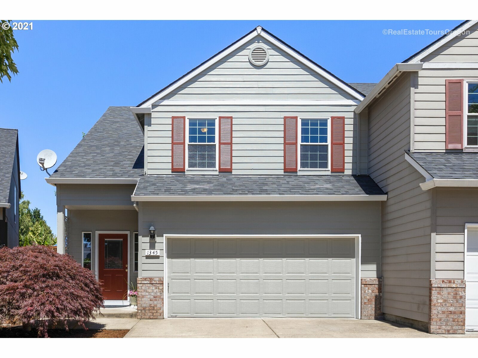 Property Photo: 1345 NE Birkshire Ct OR 97124