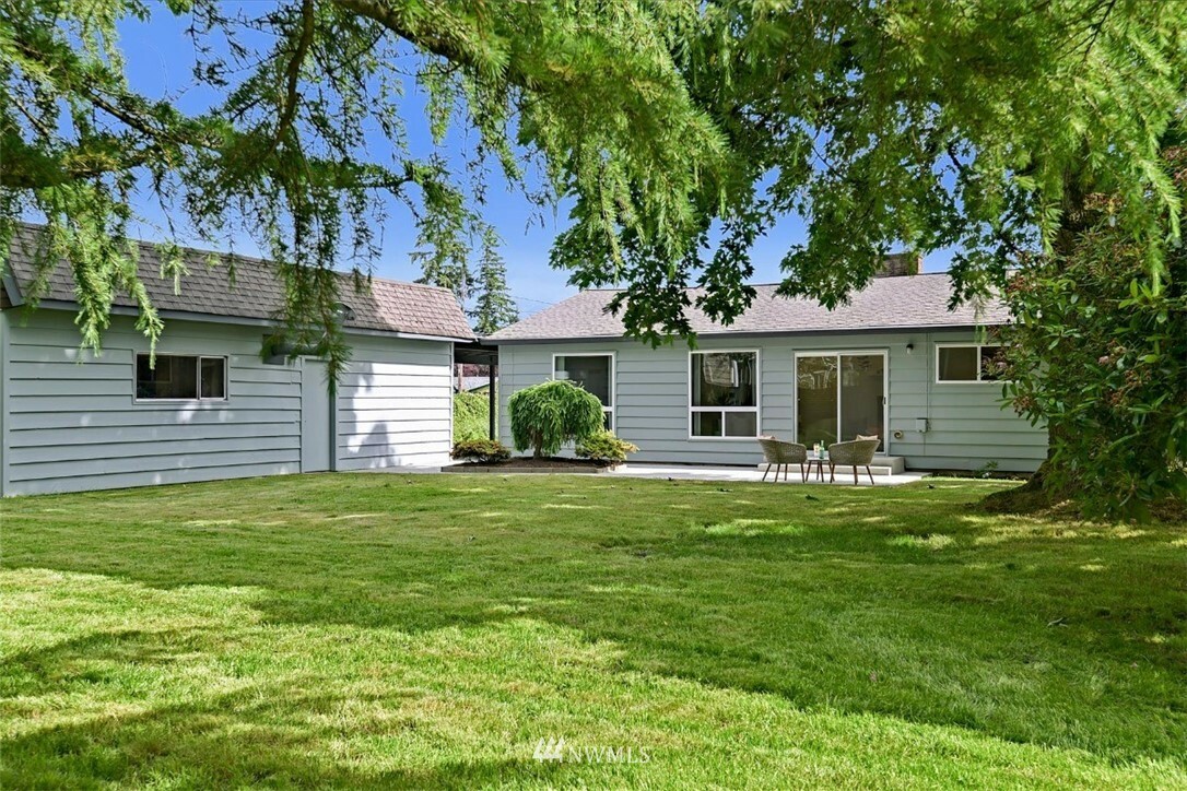 Property Photo:  5202 NE 3rd Street  WA 98059 