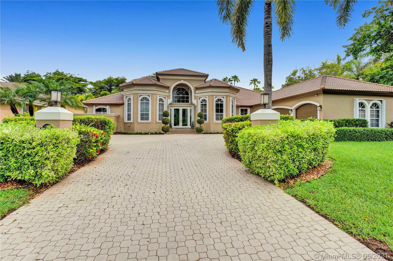 Property Photo:  2443 Provence Circle  FL 33327 