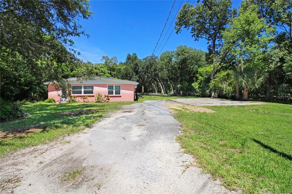 Property Photo: 1228 Bellevue Avenue FL 32114