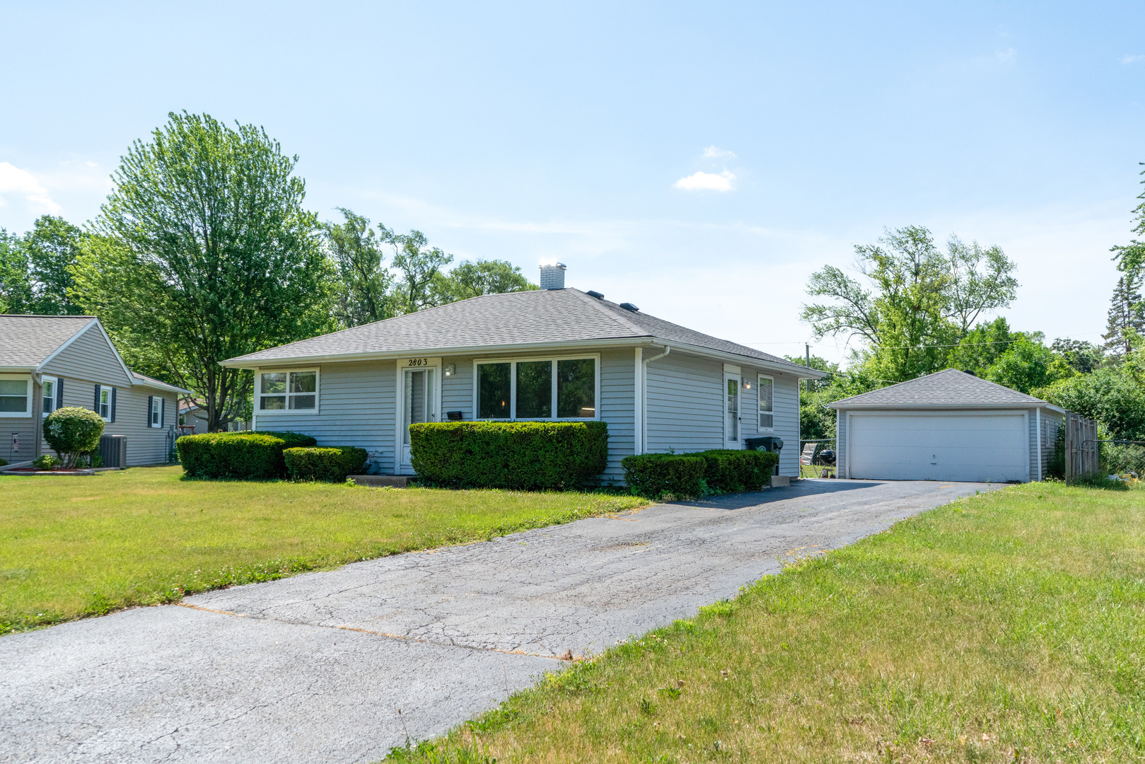 Property Photo:  2803 Saint James Street  IL 60008 