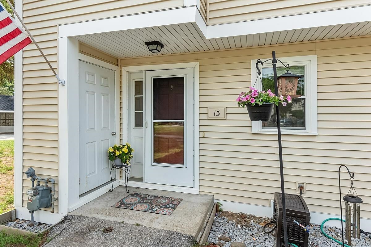 Property Photo:  13 Vinton Drive  NH 03303 