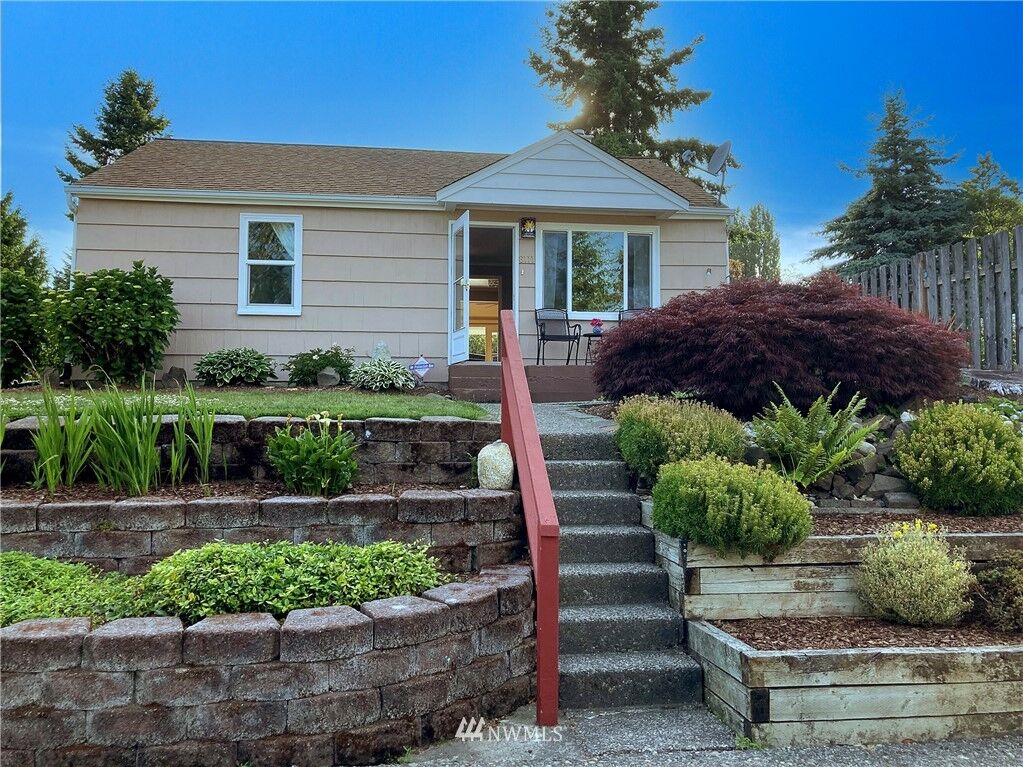 Property Photo:  8111 27th Avenue SW  WA 98126 