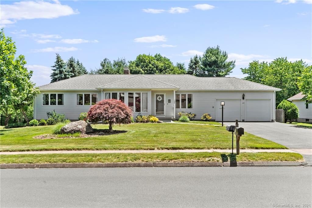 Property Photo:  123 Stockingmill Road  CT 06109 