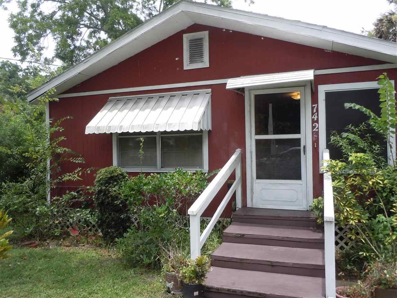 Property Photo:  742 W. King St.  FL 32084 