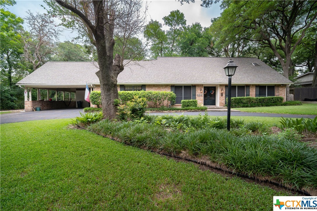 Property Photo:  2805 Birdcreek Drive  TX 76502 