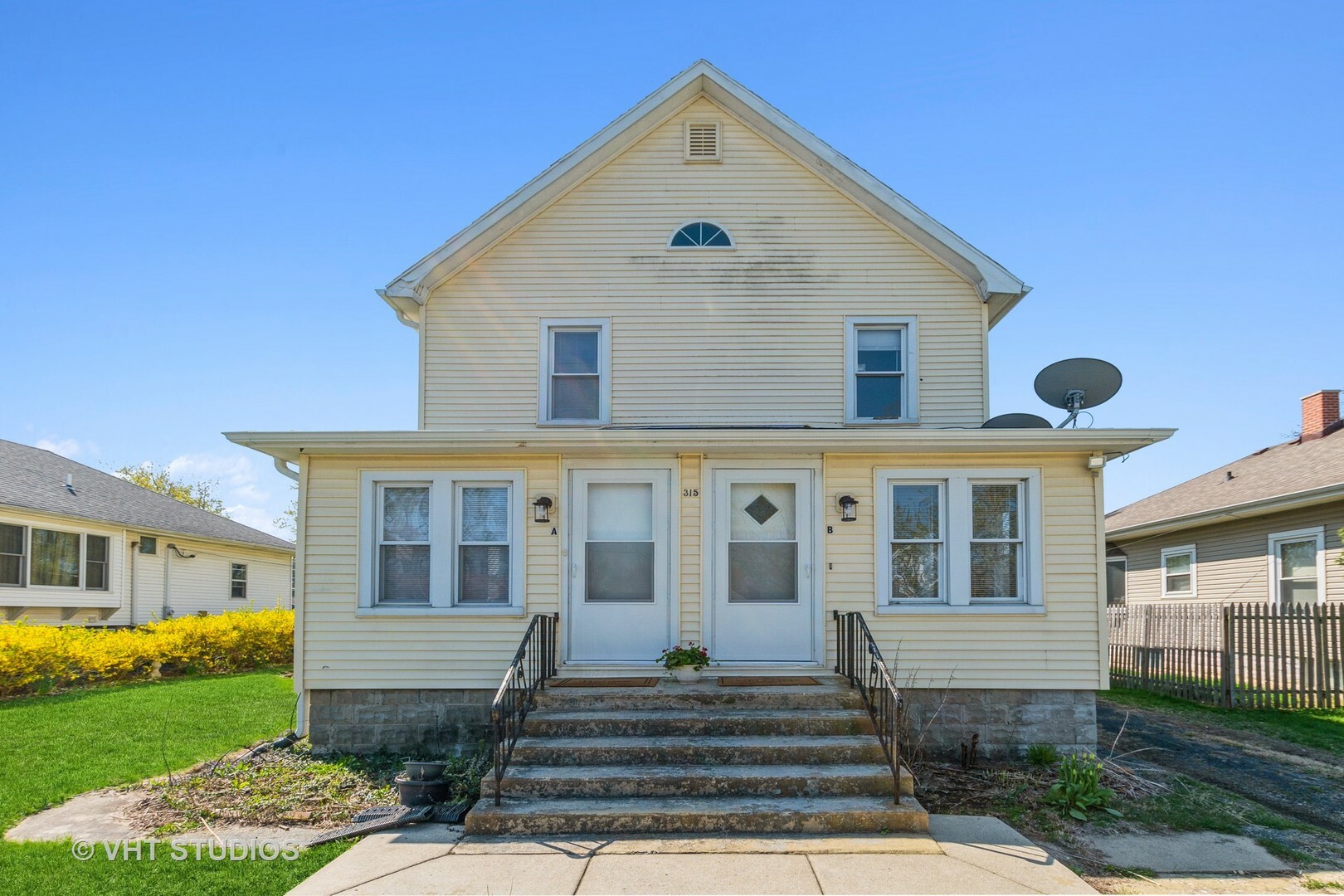 Property Photo:  315 E Prairie Street  IL 60442 