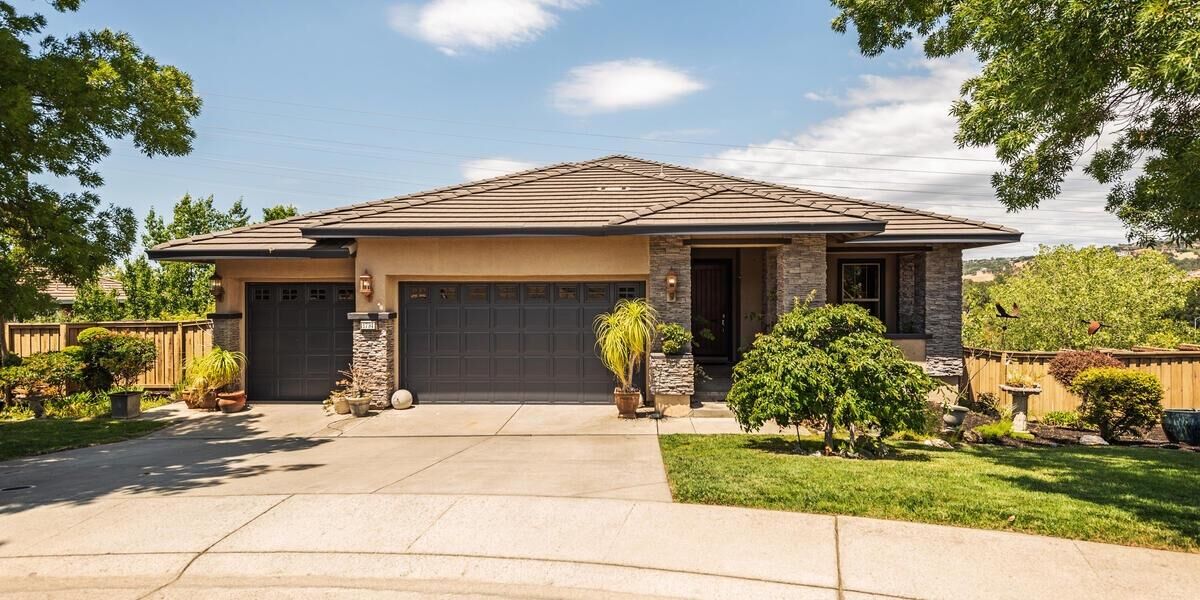 Property Photo: 1794 Caversham Way CA 95630