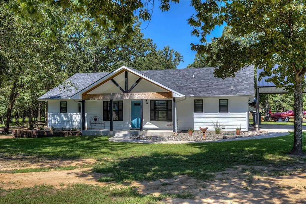 Property Photo:  115 County Road 1996  TX 75497 