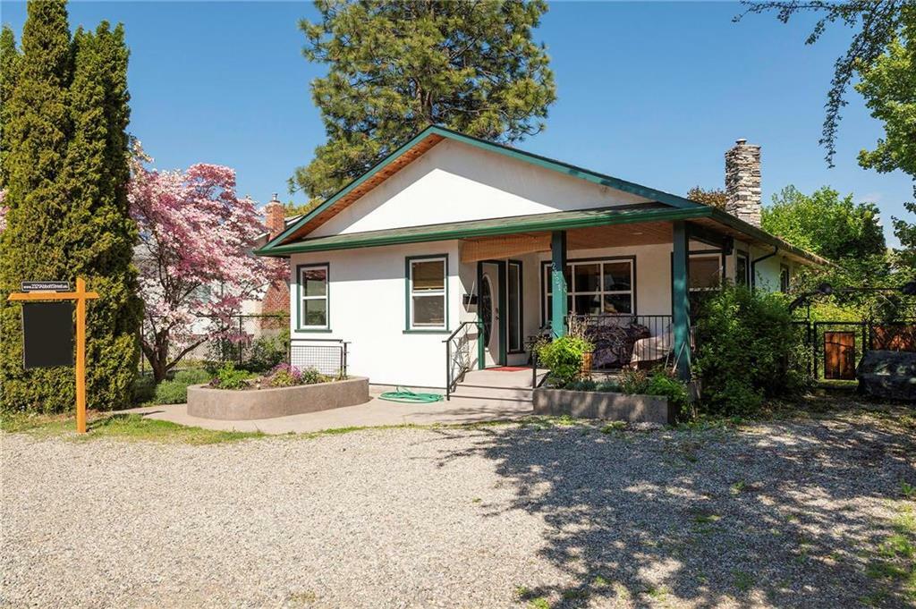 2321 Abbott Street  Kelowna BC V1Y1E4 photo