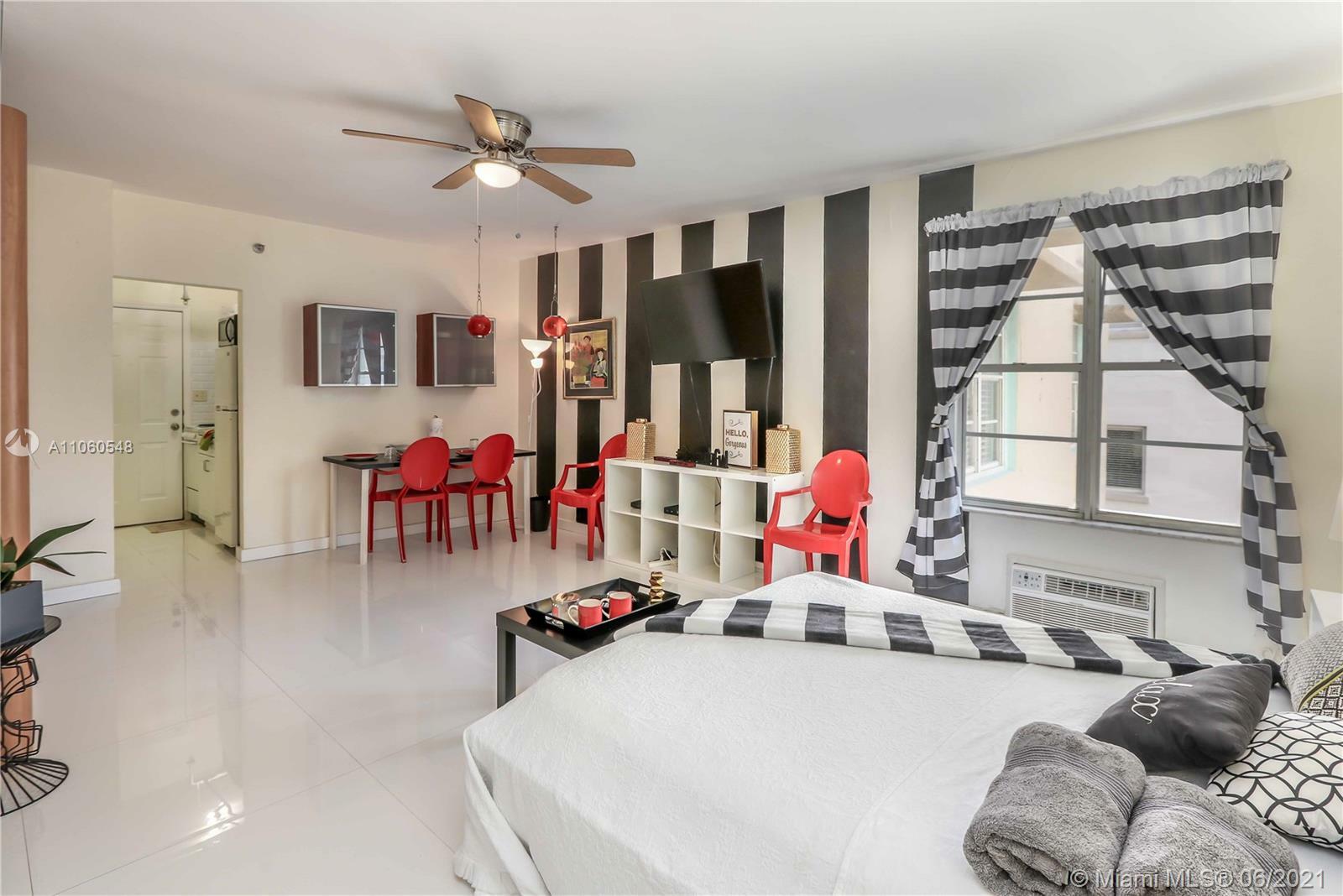 Property Photo:  3030 Collins Ave 3D  FL 33140 