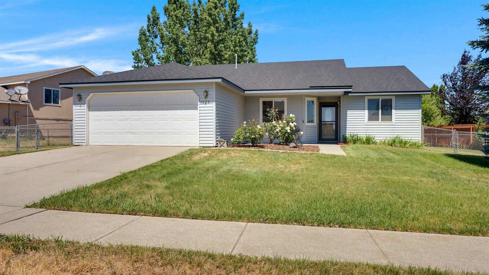 Property Photo: 1625 E 2nd St WA 99006-9065