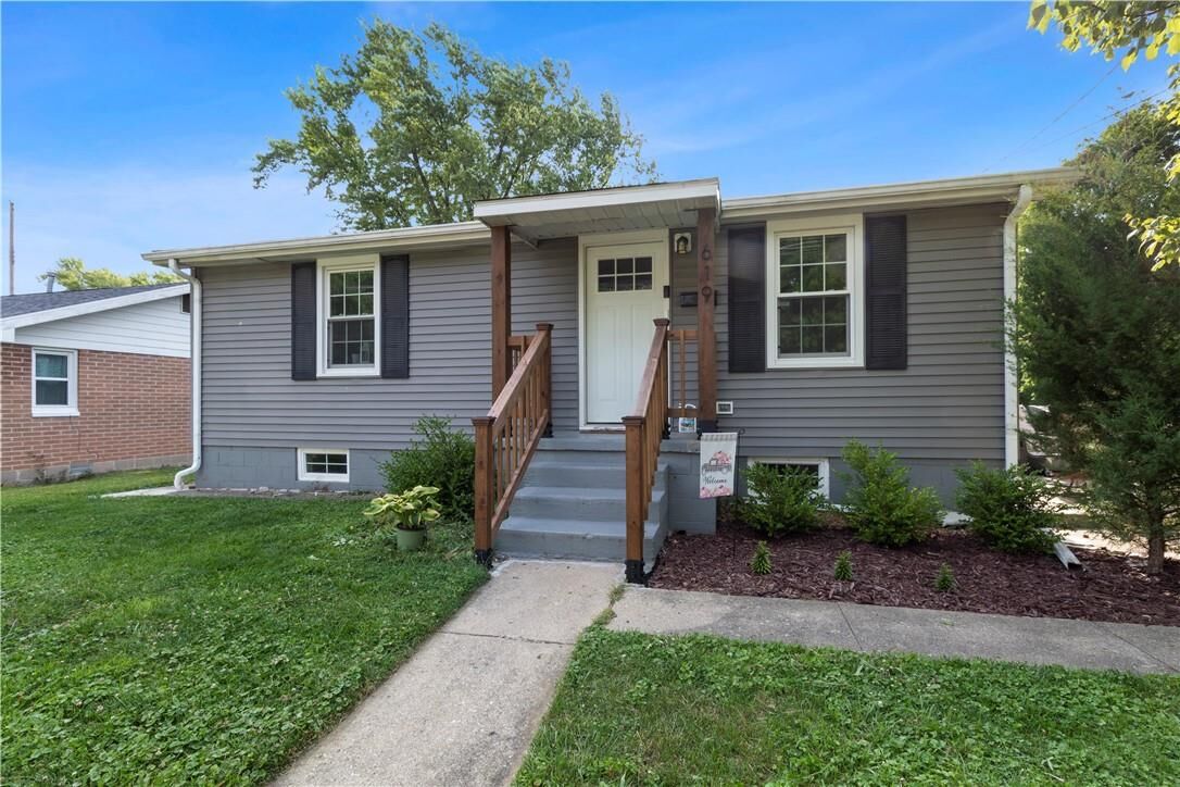 Property Photo:  619 11th Street  IL 61920 