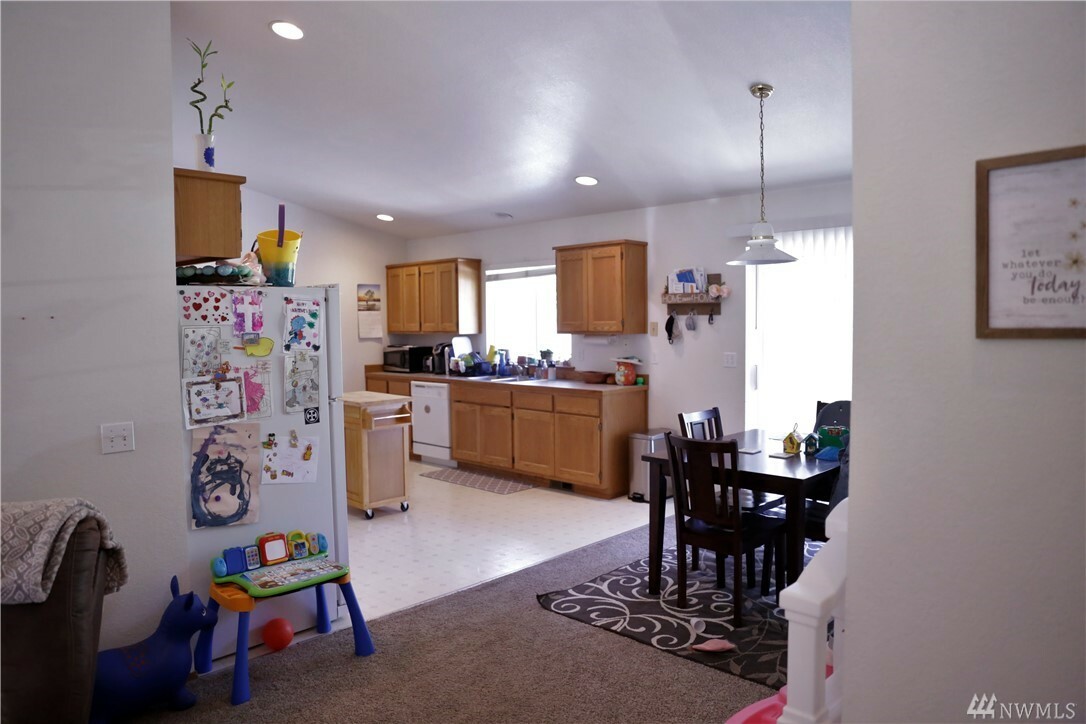 Property Photo:  2417 Club Ct  WA 98273 