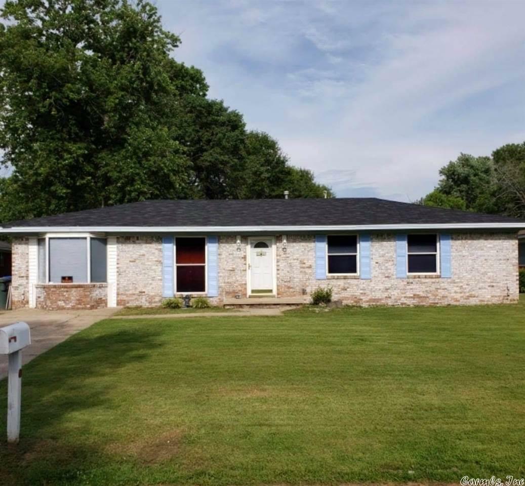 Property Photo:  402 S Ash St.  AR 72034-9999 