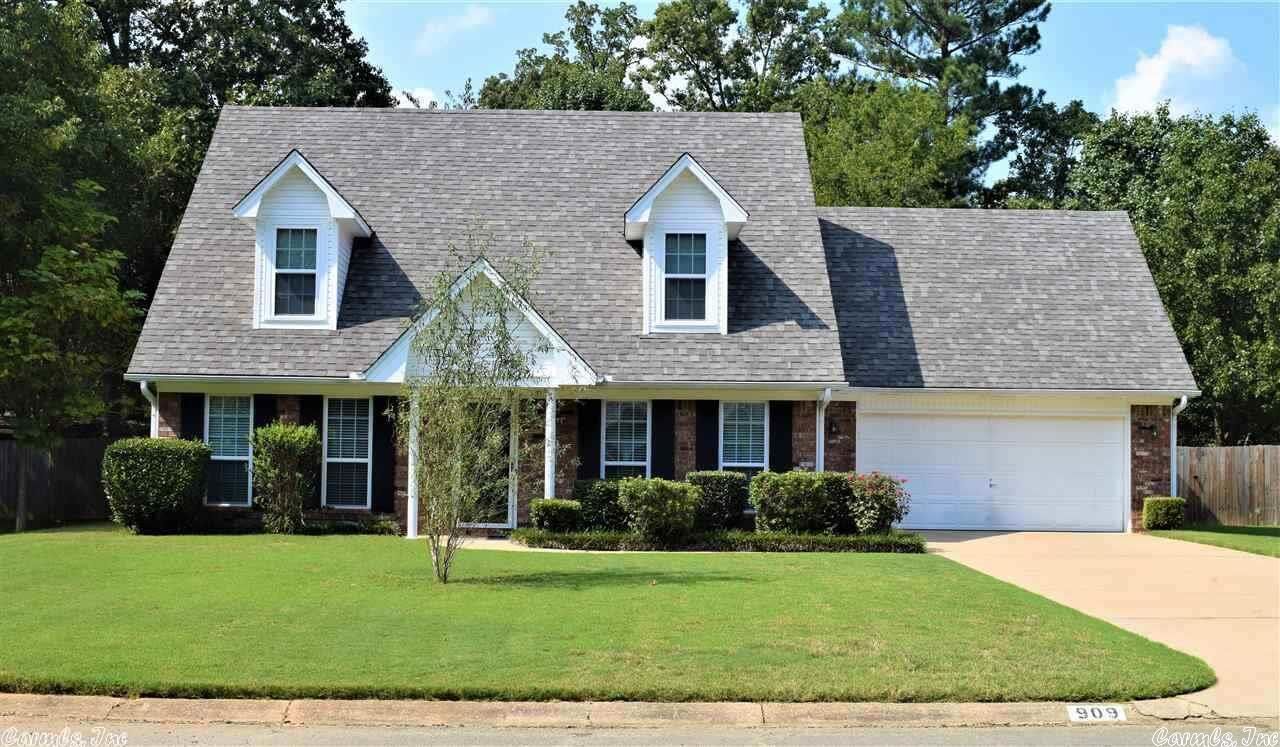 Property Photo: 909 Flametree Drive AR 72022