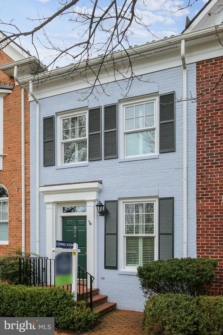 Property Photo:  806 Second Street  VA 22314 