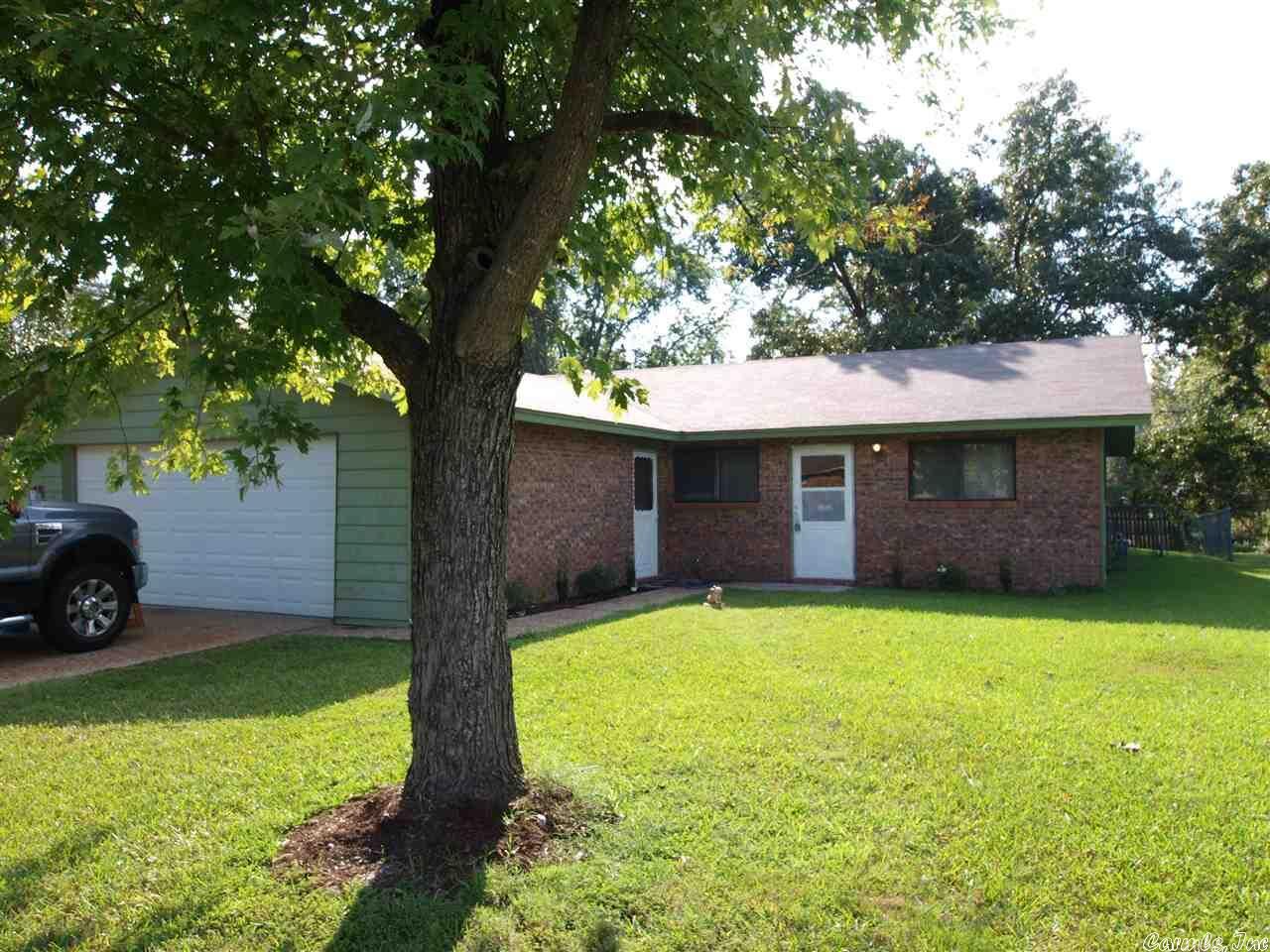 Property Photo:  301 Club Lane  AR 72034-6191 
