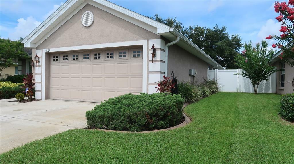 Property Photo:  9627 Jaybird Lane  FL 34638 